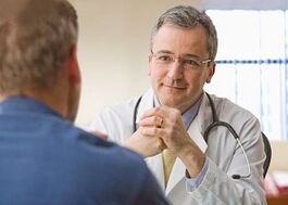Apelación a un especialista con síntomas de prostatite